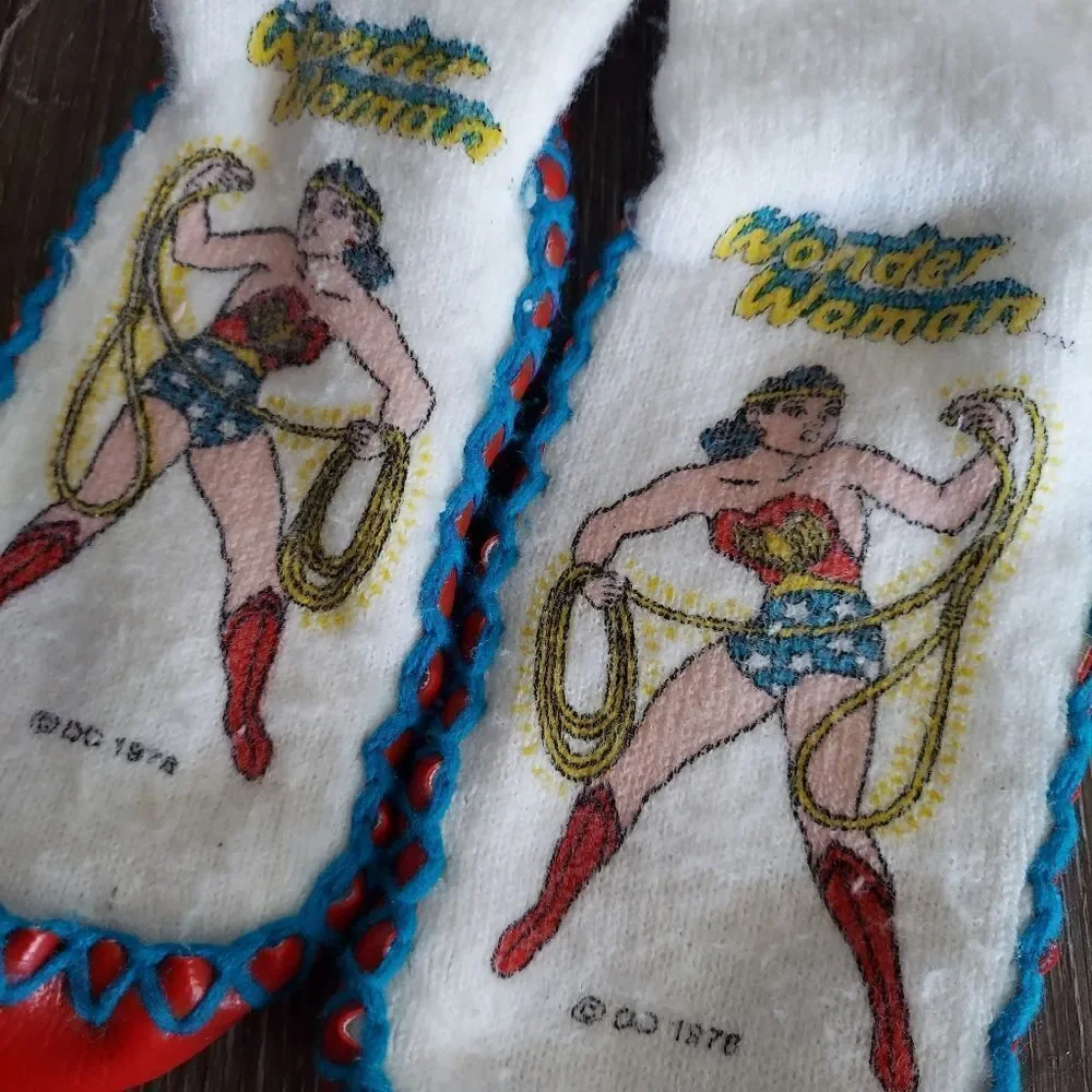 Vintage Collectible 1978 Wonder Woman Slipper /  Shoes- DC Comics Marvel